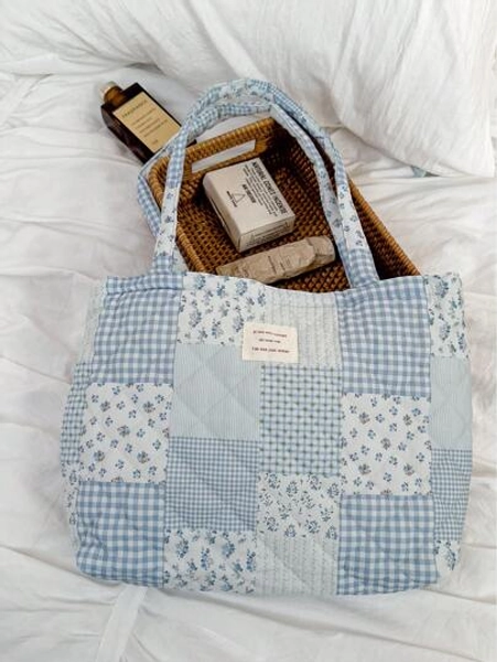 1 PC Printed Floral Patchwork Women Elegant Casual Girls Quilted One-Shoulder Multi-Function Portable Large Capacity Shopping Tote Bag Mommy Tote Bag,For Travel And Vacation Essentials Cosmetics Makeup Toiletry Storage Bag,For Mobile Phone,Wallet,Sanitary Napkins,Keys,Laptop Computer,Wired Earphones,Earpods,Headphones,Charger,Lipsticks,Perfume,Skin Care And Beauty Products,For Holiday Gifts