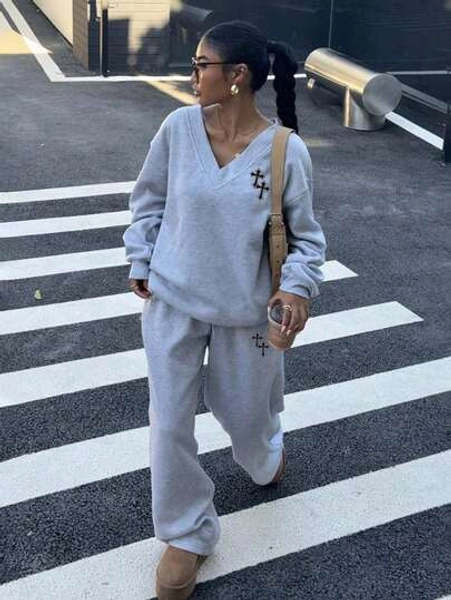 Muchica Women's V-Neck Oversized Fluffy Cross Print Elastic Loose Sweatshirt And Sweatpants 2 Pieces Set, Suitable For Street Style, Autumn/Winter,Fall