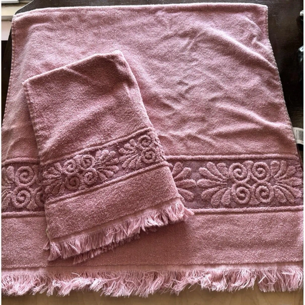 BATHROOM: Vtg Towel Set