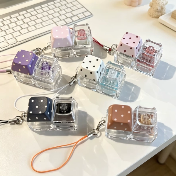 Hot Sale Keyboard Keychain Colorful Star Polka Dot Stress Relief Keycap Keychain Clicker Toy