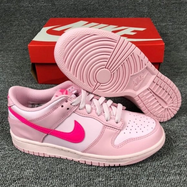 ❤️❤️Nike Dunk Low “Triple Pink