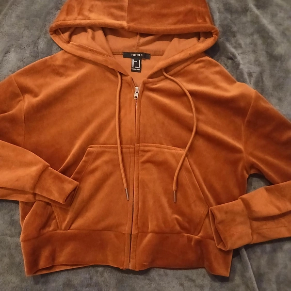 🤎Burnt orange, rich brown carmel colored velour zip...