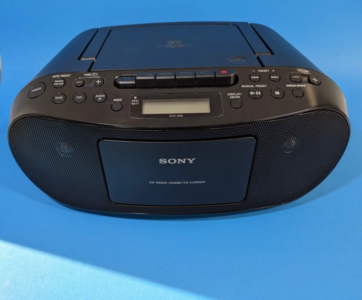 Sony CFD-S50 CD Radio Cassette Tape Recorder Player AM FM Works FOR PARTS/REPAIR