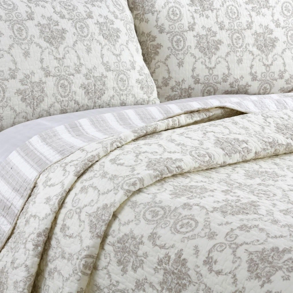 Cozy Line Home Fashion French Medallion Reversible Farmhouse / Country 3 Piece Quilt Set & Reviews | Wayfair