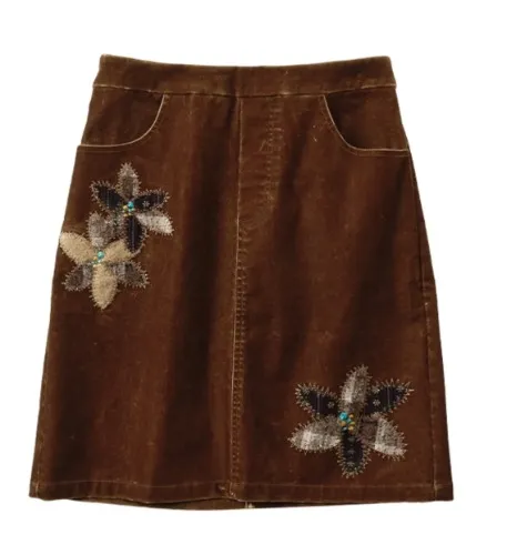 Saia midi feminina Outthe Blue "Cat Scratching Board" em veludo jeans lavado, resistente e com apliques florais bordados.