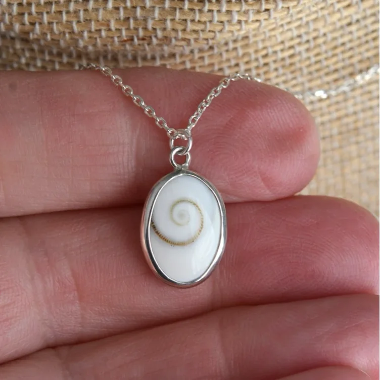 Spiral shell necklace 