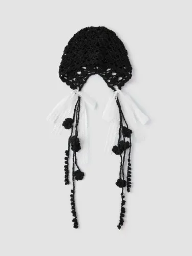 BOWKNOT & TASSEL KNITTED HAT